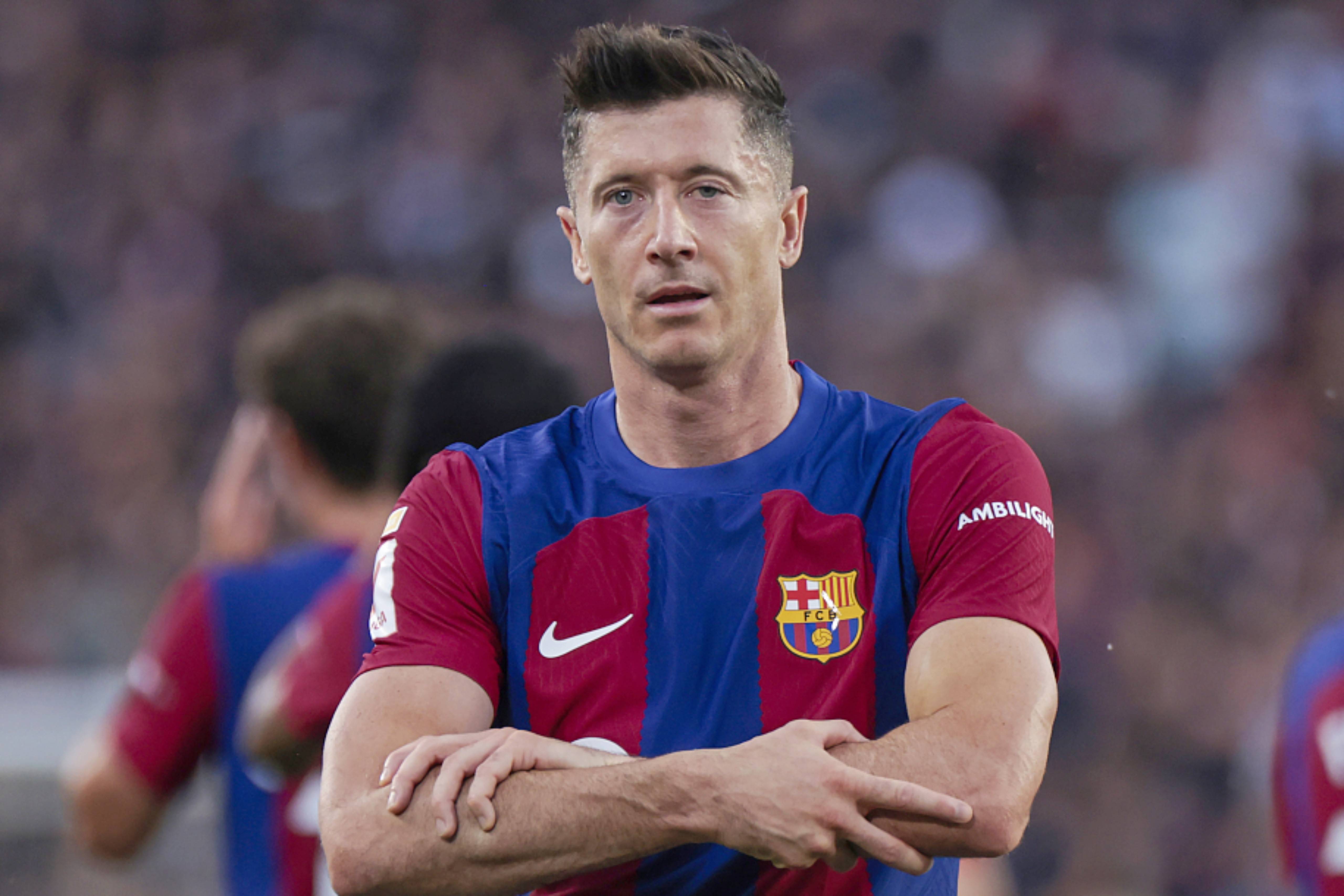 巴黎圣日耳曼力克拜仁，莱万梅开二度西甲