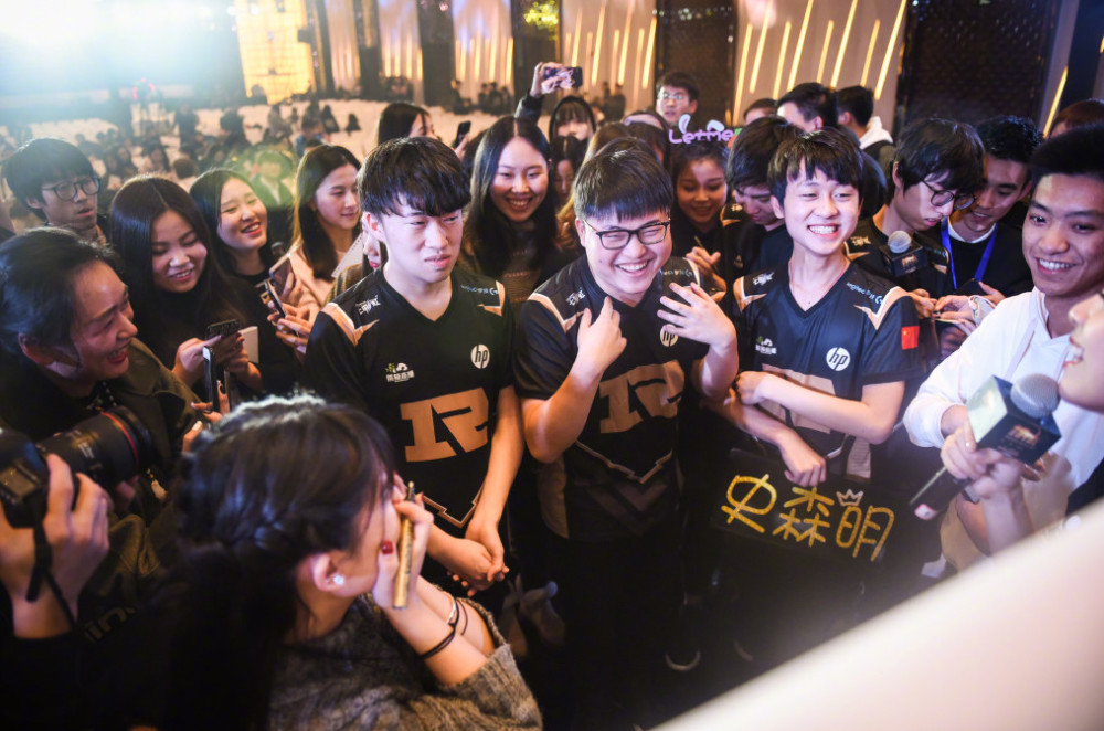 RNG力克DK,Faker成为全场焦点成都决赛之夜2:1(北京) RNG力克DK,Faker成为全场焦点成都决赛之夜2:1(北京)