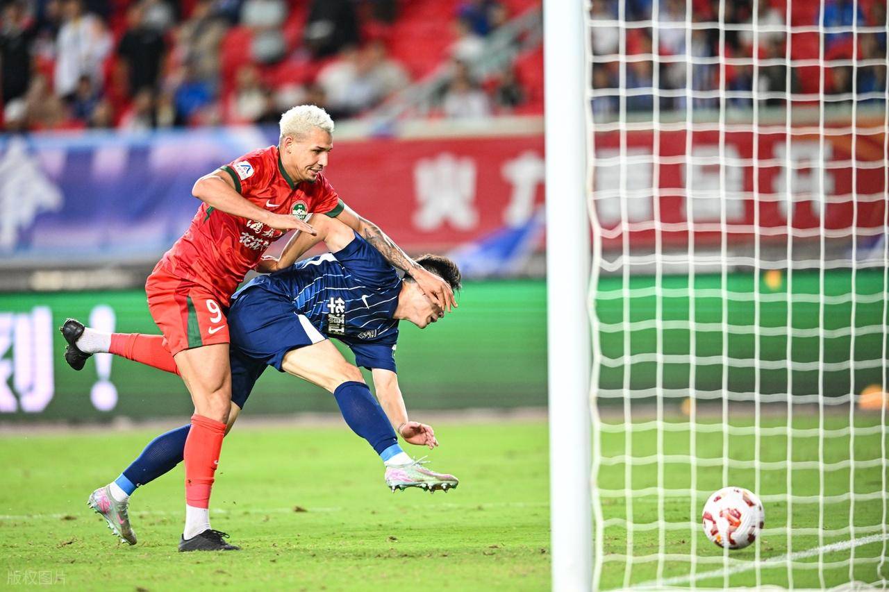 里昂战平AC米兰，拉莫斯梅开二度世界杯的简单介绍