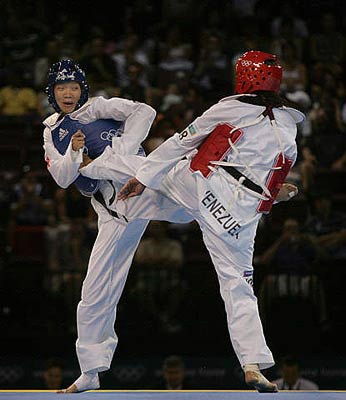 跆拳道赛场上的巅峰对决，势均力敌的简单介绍